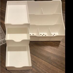 Makeup & Lipstick Storage bin - white